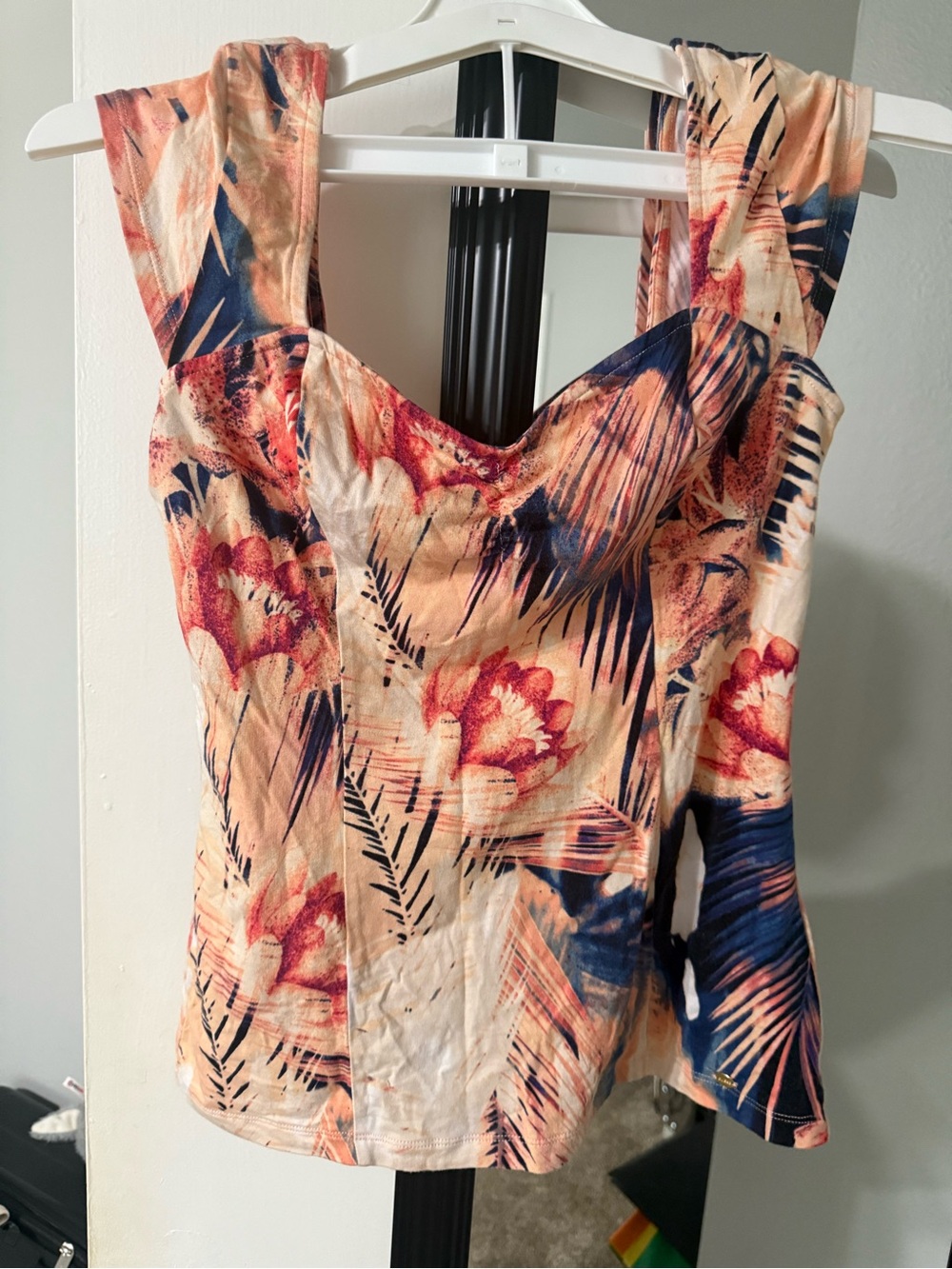 Guess Sweetheart Top